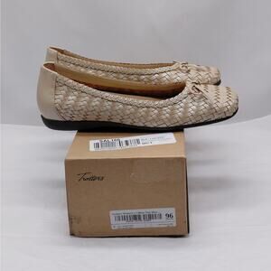 Trotters Gillian Ballet Flats Shoes Women's 7 Ivory Slip On Comfort Casual
